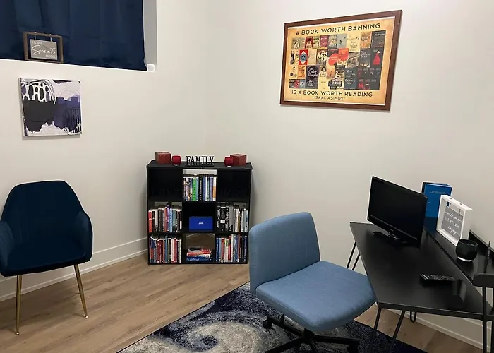 Stylish 2br Near Hyde Park, Uchicago & *